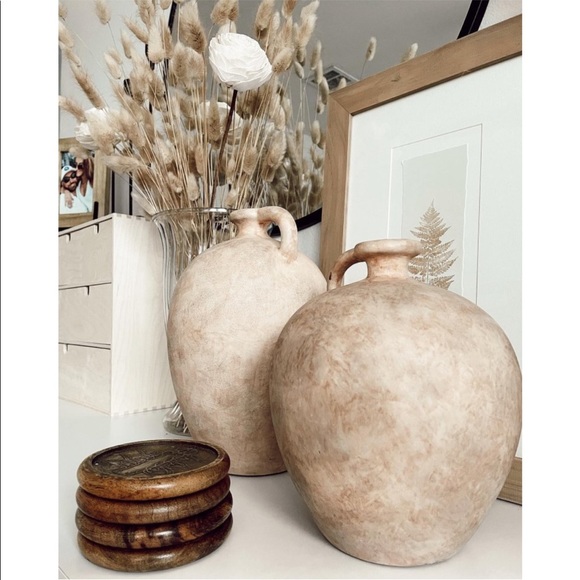 BLOGGER FAVORITE! STUDIO MCGEE WEATHERED JUG 8”x7” - Picture 8 of 11